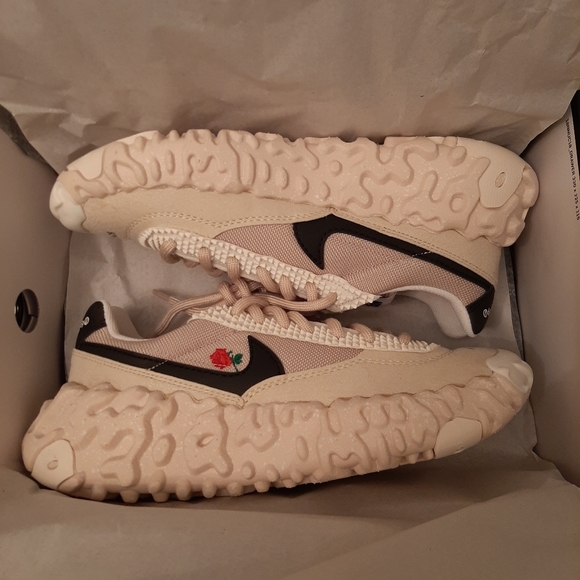 Overbreak x UNDERCOVER
Overcast - Picture 6 of 8